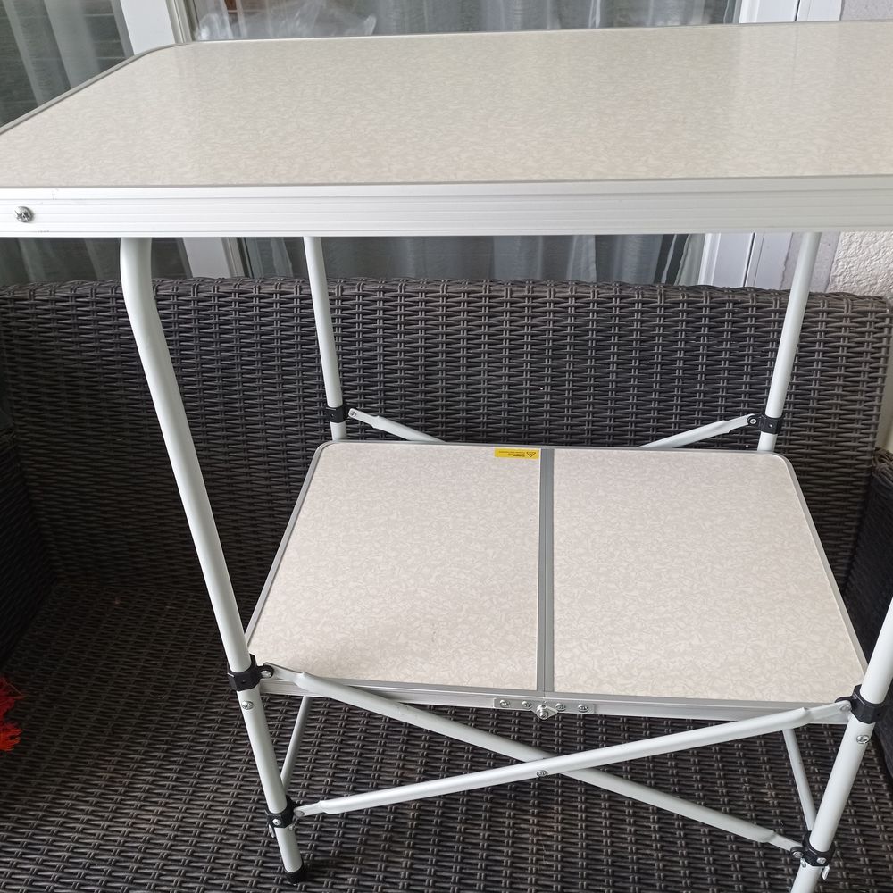Meuble camping compact Meubles