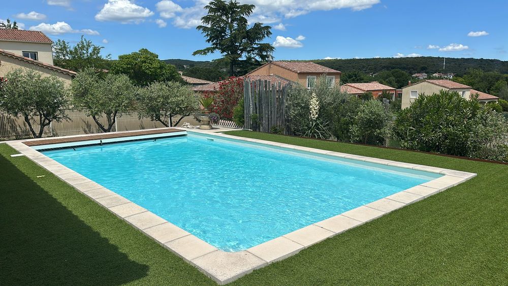 Location Maison Maison plein pied avec piscine Saint-julien-les-rosiers