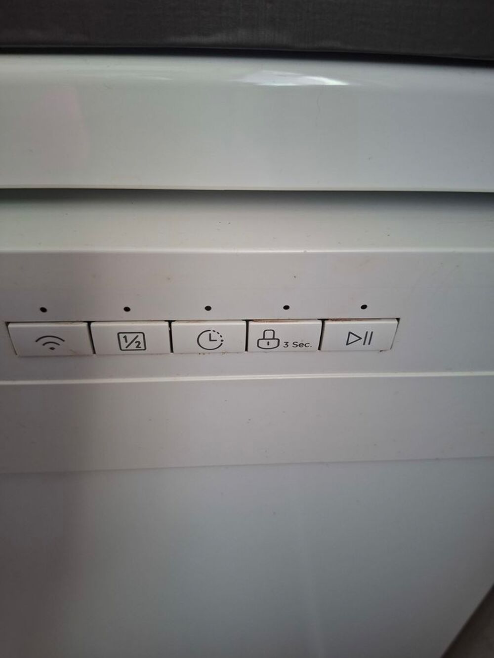 Lave vaisselle et plaque vitroc&eacute;ramique Electroménager