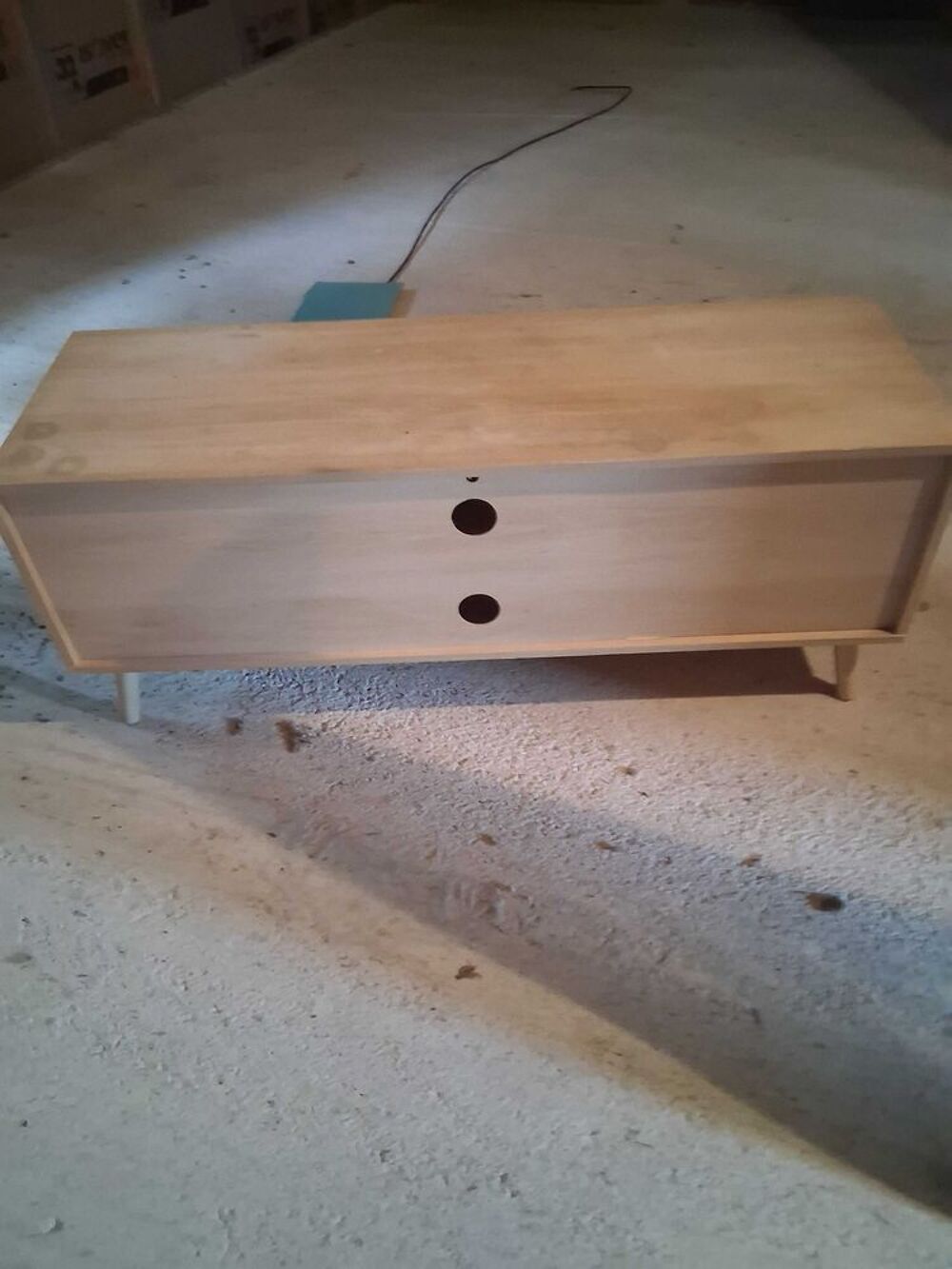 PETIT MEUBLE EN PIN POUR TELE Meubles