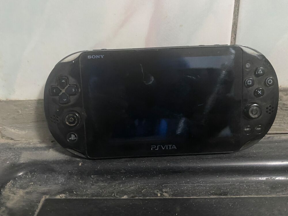 PS VITA+ FIFA 15 Consoles et jeux vidéos