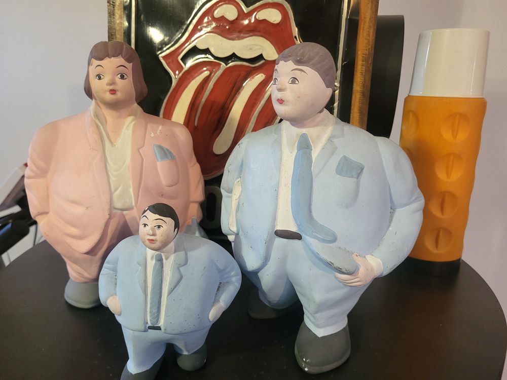 Statue vintage L'Aquilone Italie ? Homme, Femme et Enfant ? 
