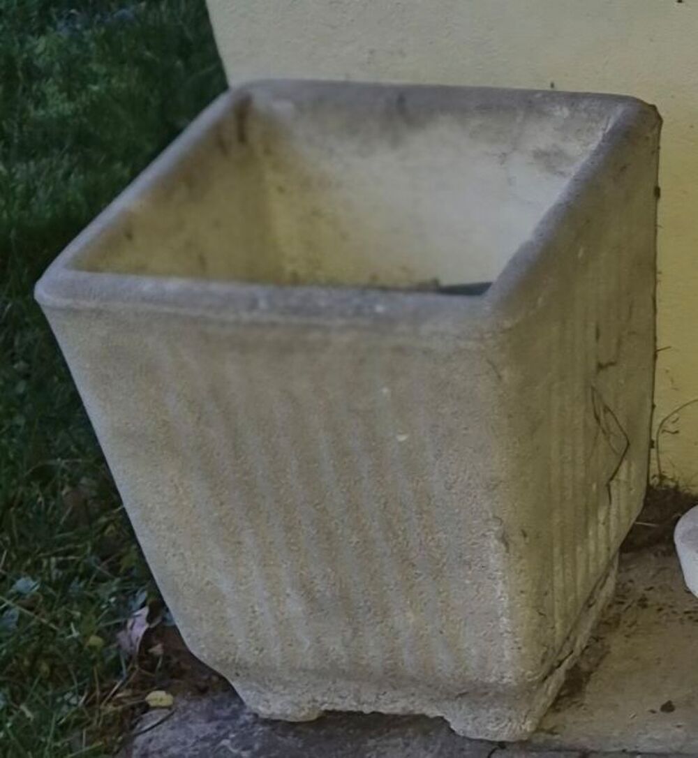 Jardini&egrave;res b&eacute;ton Jardin