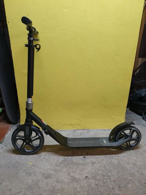 Trottinette FRENZY FR250 65 Bordeaux (33)