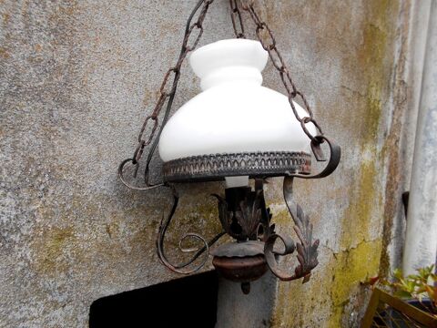 Lustre plafonnier en fer forg� (ancien) 25 Monflanquin (47)