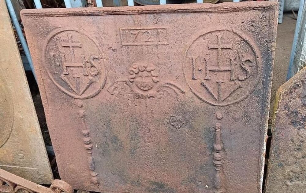 Diverses plaques de chemin&eacute;es Décoration