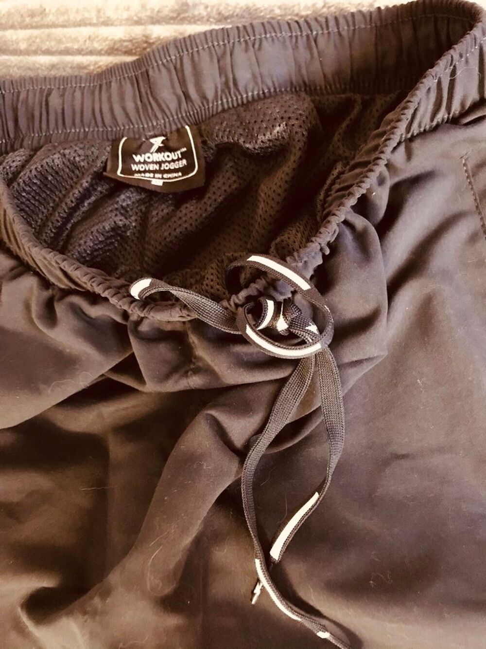 PANTALON DE SPORT WORHOUT Taille M Vêtements