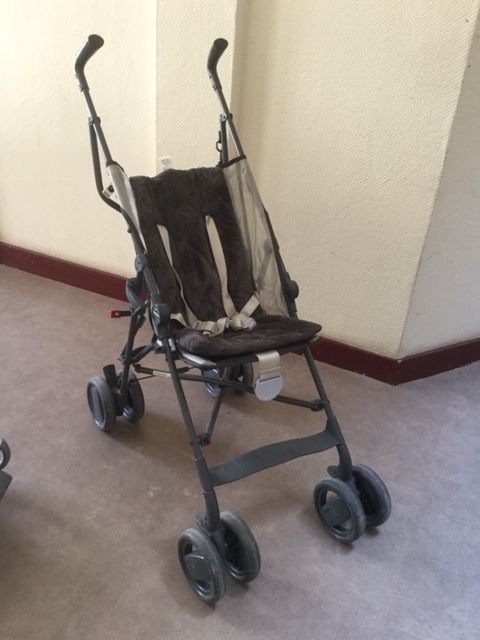 Poussette canne l�g�re id�ale pour transports Paris 16 (75)