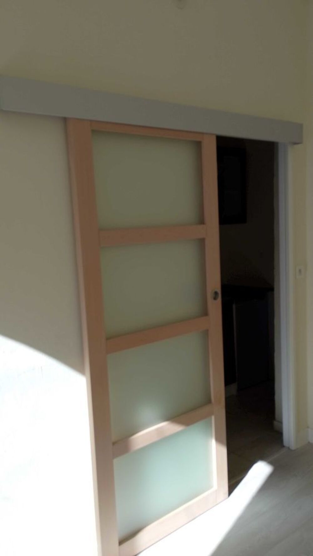 Location Appartement Deux pièces centre ville disponible rapidement Laval