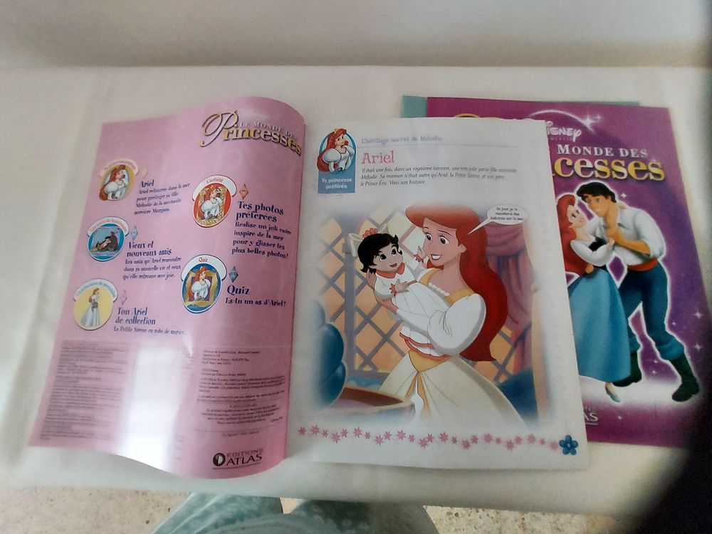 Princesse Disney en porcelaine Ariel. 