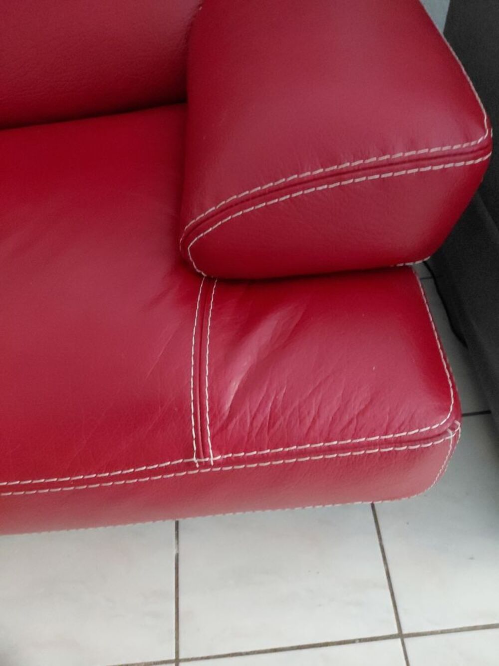 CANAPE CUIR PLENE PEAU 2 PLACES ROUGE ETAT NEUF Meubles