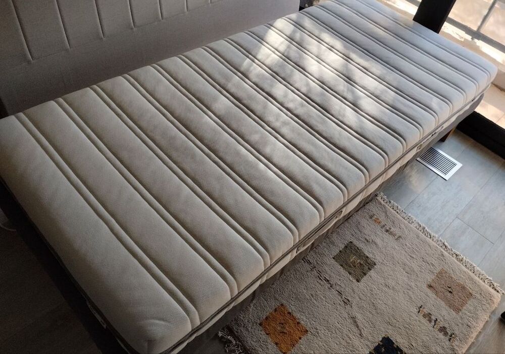 lit Ikea 90 x 200 comme neuf Meubles