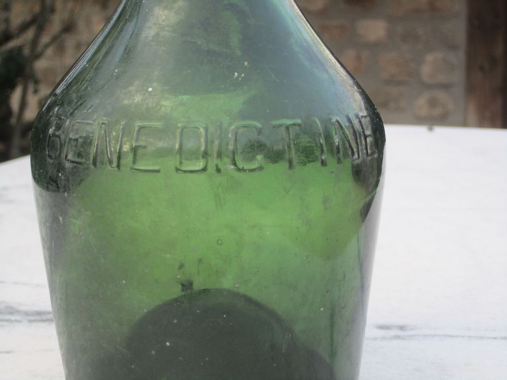 Bouteille de b&eacute;n&eacute;dictine XIX d&eacute;but XX&egrave;me si&eacute;cle
