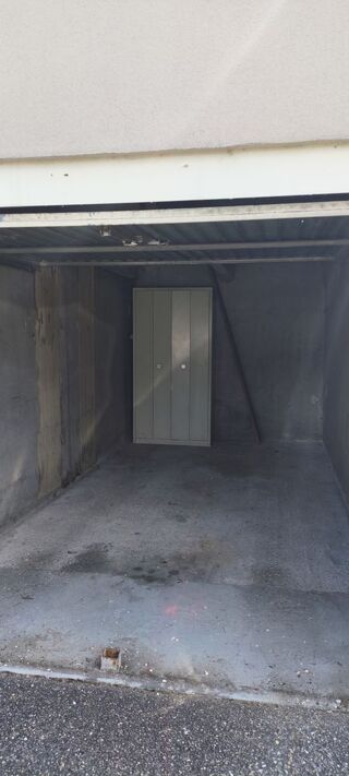  Parking / Garage � louer 12 m� Lyon