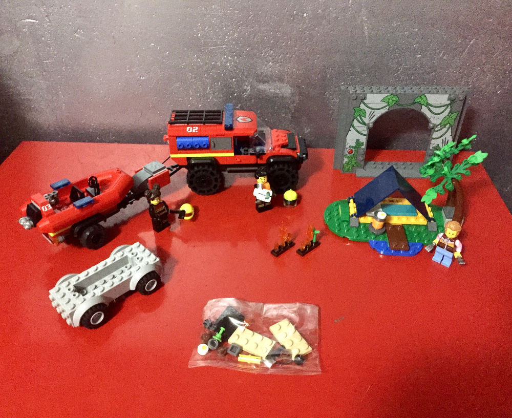 LEGO City 60412 4 X 4 FIRE ENGINE RESCUE BOAT Jeu Enfant 5 + Jeux / jouets