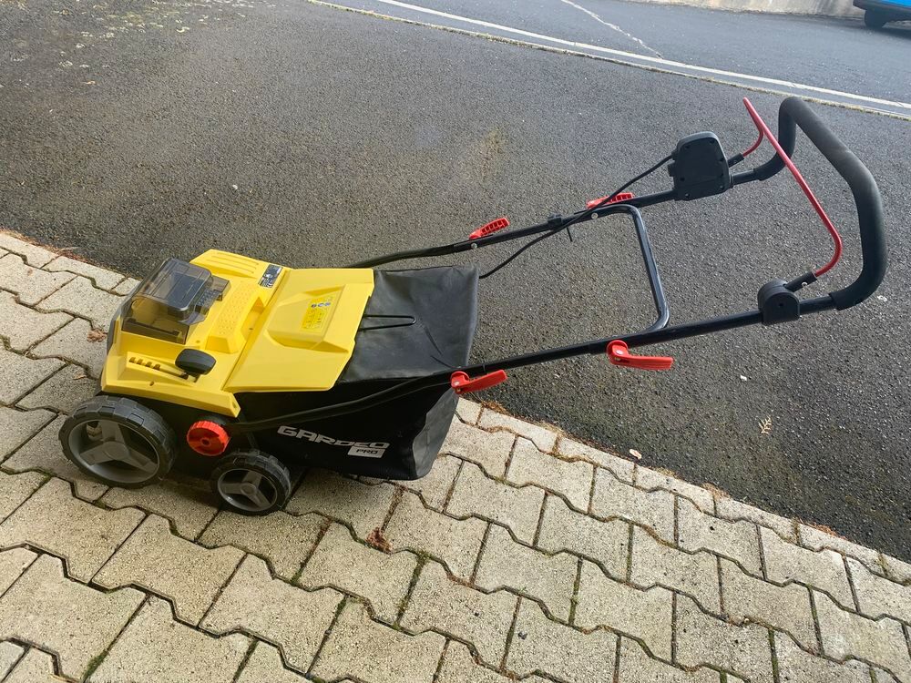 ASPIRATEUR BROSSEUSE Jardin