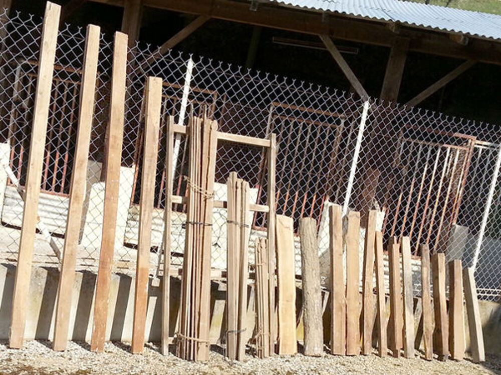 Portes de cl&ocirc;ture en bois &agrave; finir de monter, t b &eacute;tat Jardin