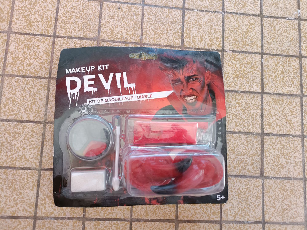 KIT DE MAQUILLAGE DIABLE POUR ENFANT Jeux / jouets