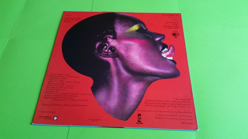 GRACE JONES CD et vinyles
