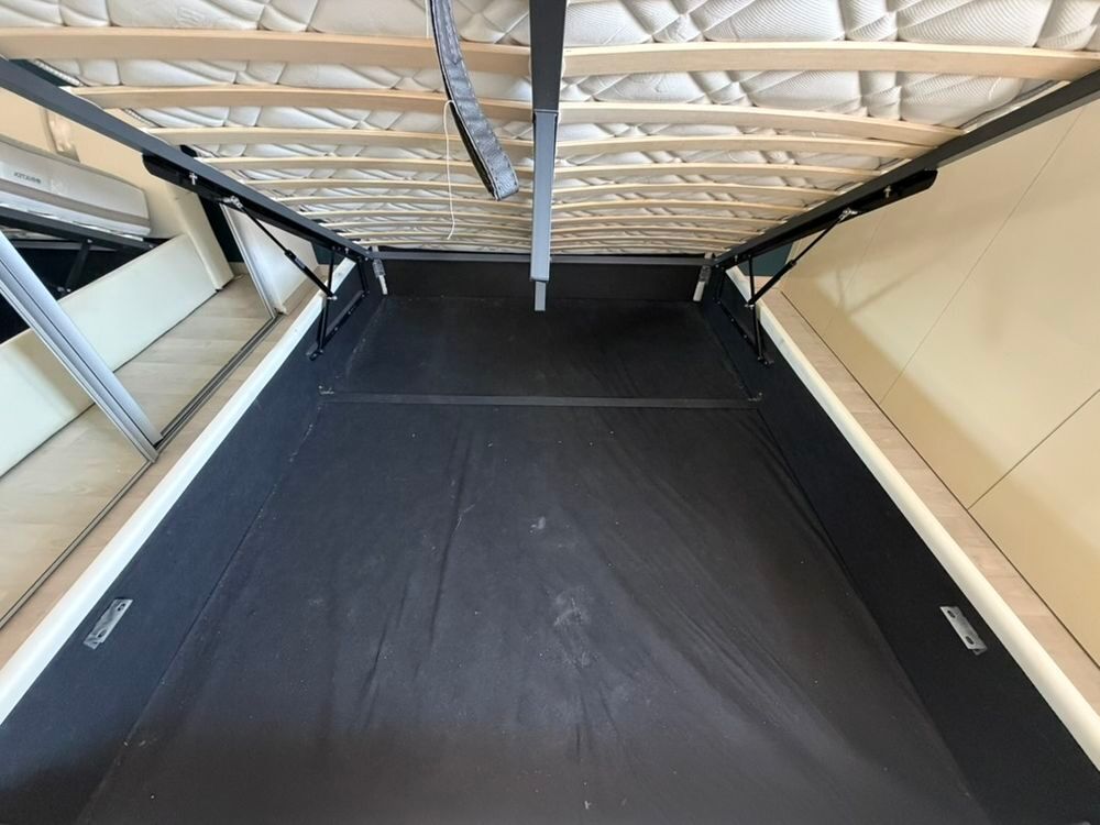 Lit coffre avec matelas neuf Meubles