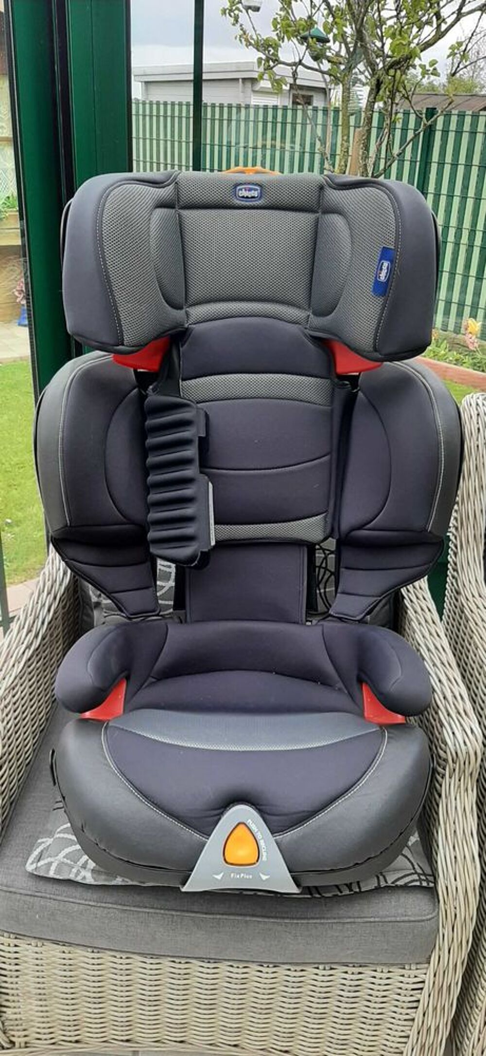 Siege auto Rehausseur chicco oasis evo 2-3 Puériculture