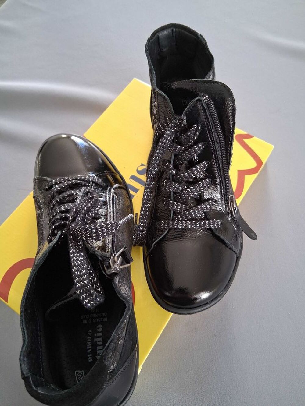 paire de chaussures Chaussures