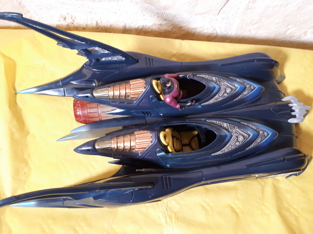 BATMOBILE de collection - voiture BATMAN MATEL 2003 Jeux / jouets