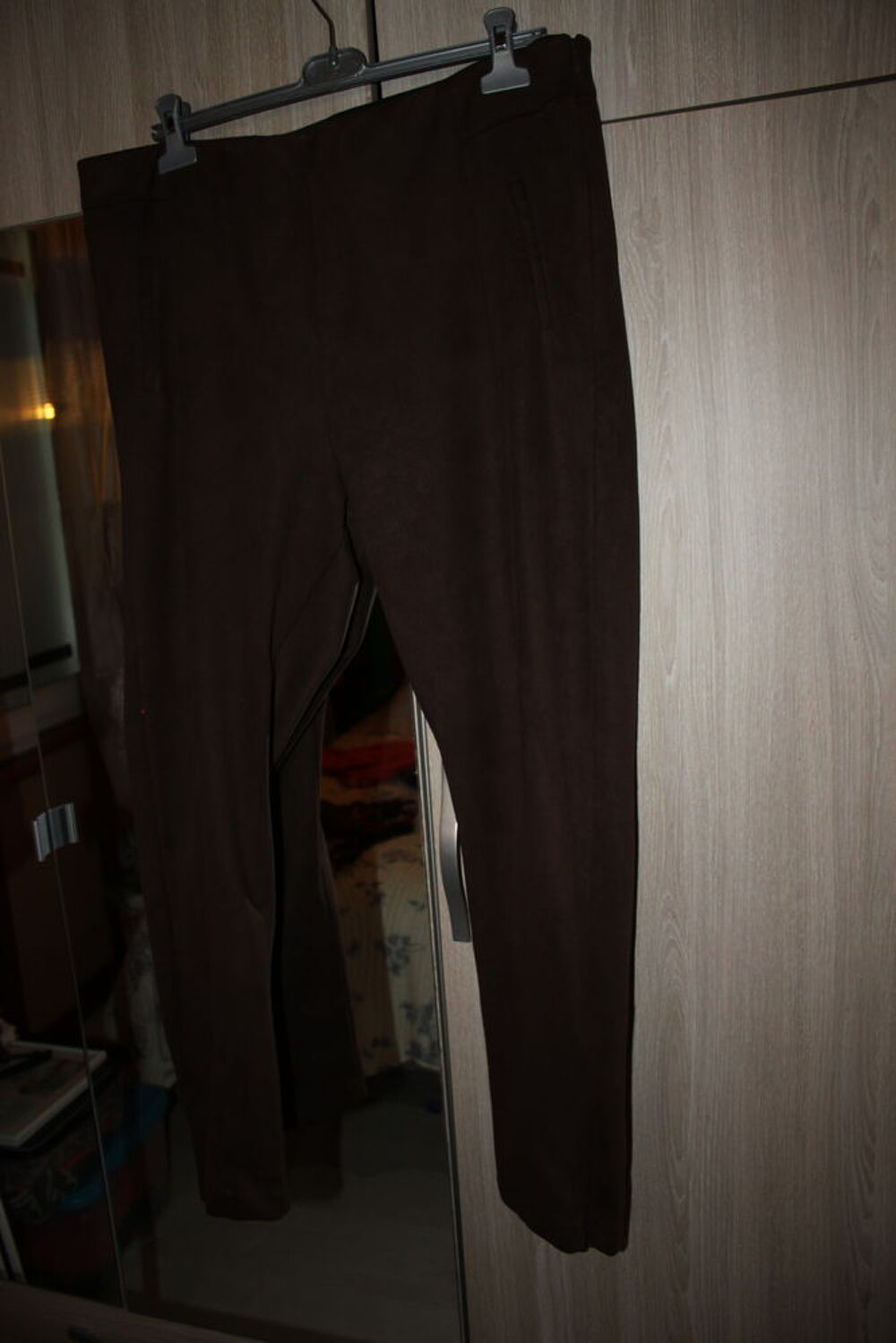 Pantalon marron Grain de malice taille 48 imitation daim
Vêtements