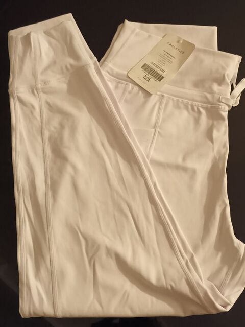 Pantalon fabletics blanc avec étiquette  40 Montesson (78)