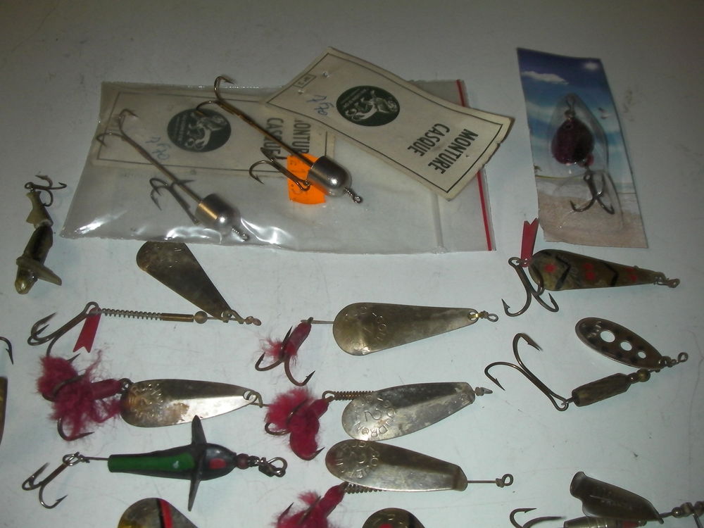 Leurres de p&ecirc;che, cuillers, devons, montures etc.... Sports