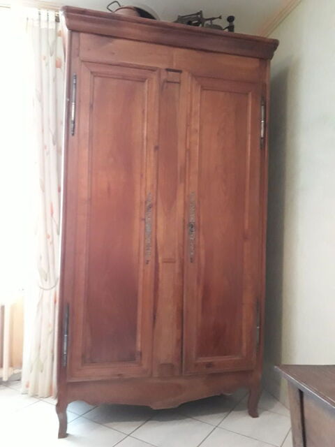ARMOIRE LOUIS PHILIPPE MERISIER 350 Les Essarts (85)