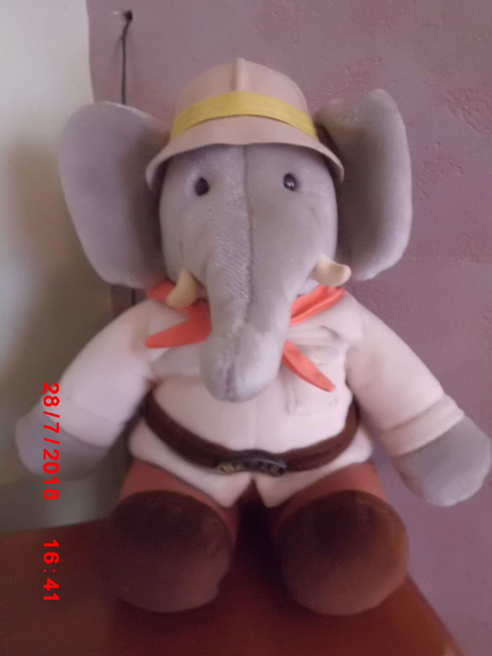 BABAR EN TENUE DE SAFARI GUND Jeux / jouets