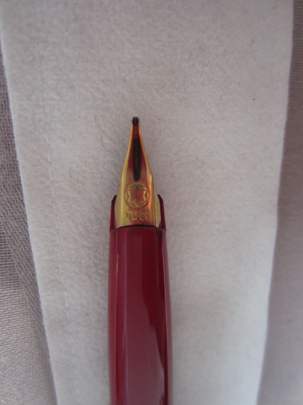stylo &agrave; encre vintage plume or MONTBLANC 18crts 