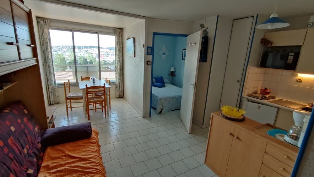 Vente Appartement Le Cap d'Agde - Secteur FALAISES, Appartement 2 pièces + loggia vitrée. Résidence avec ascenseur, piscine. Parking privatif . Le cap d agde