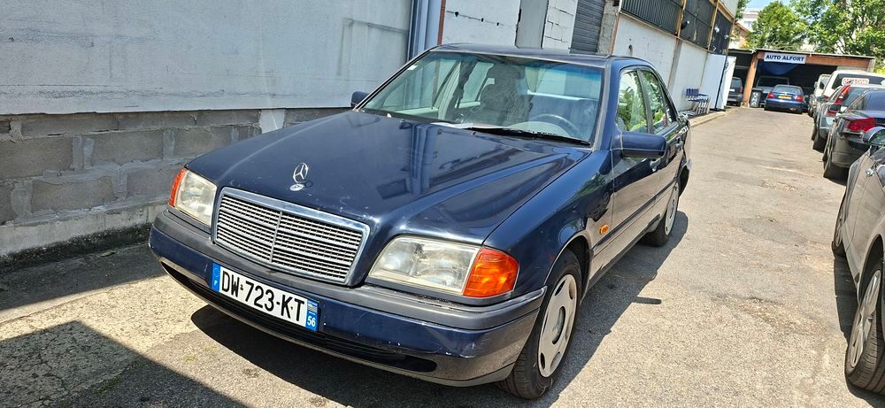 Classe C C180 Classic 1993 occasion 94700 Maisons-Alfort