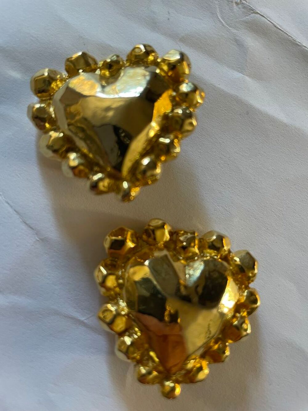 BO Clip dor&eacute;e Coeur facette perl&eacute;e Christian LACROIX Bijoux et montres
