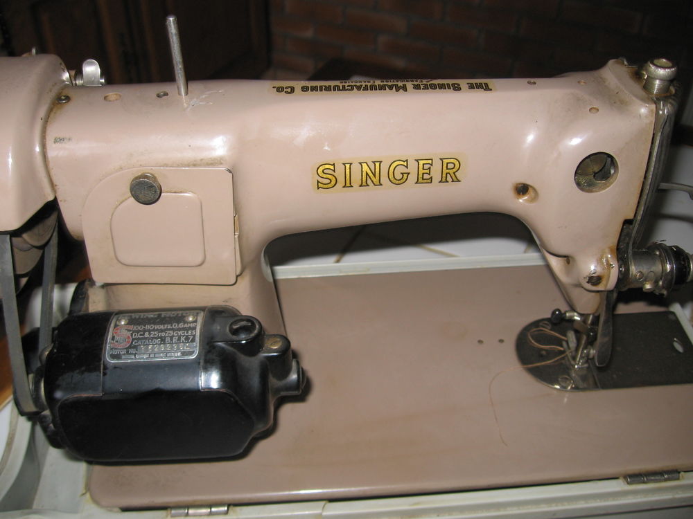 Machines &agrave; coudre singer 
D�coration