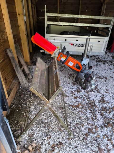 fendeuse de buche et scie  buches 0 Velogny (21)