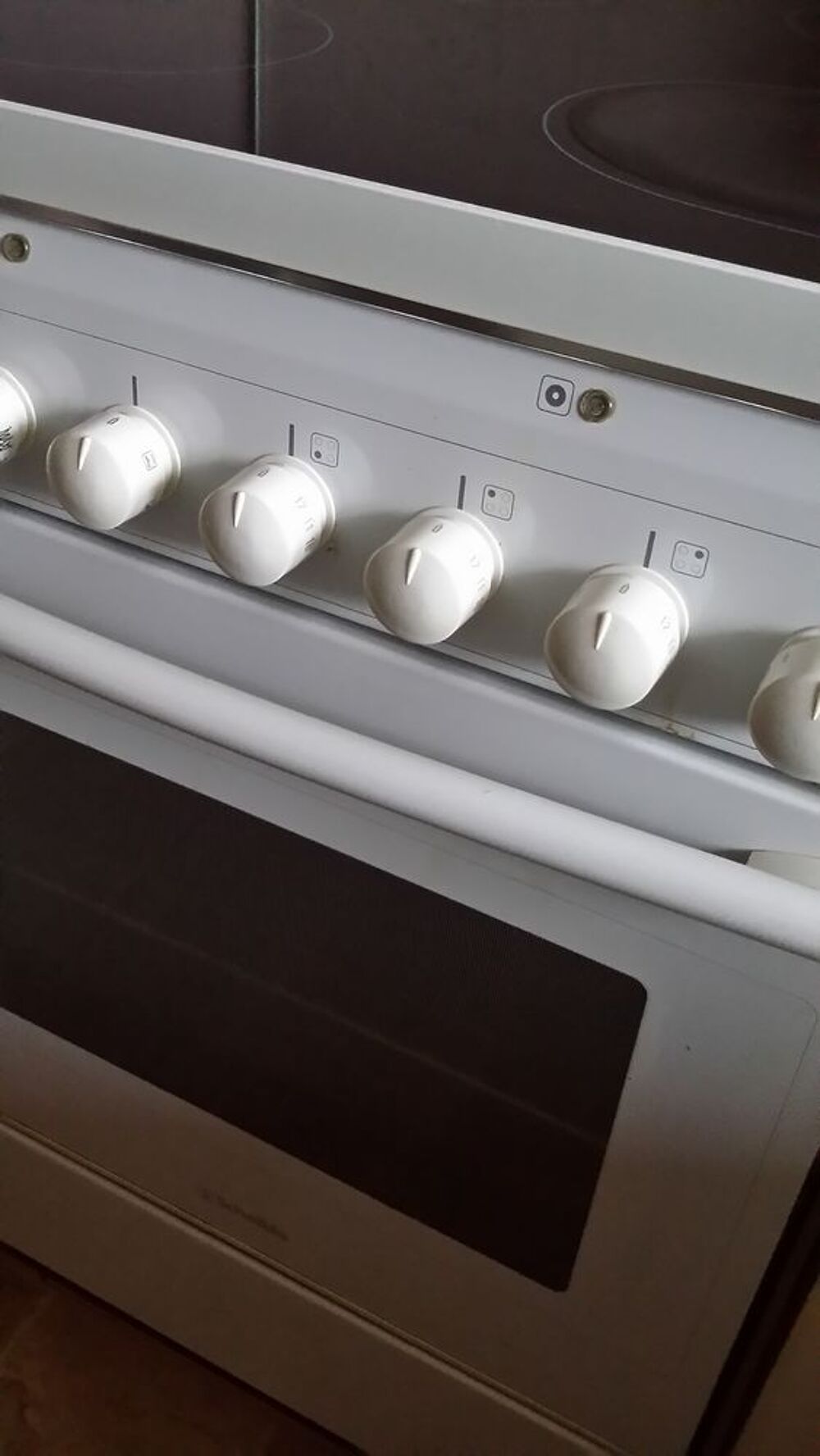 CUISINIERE ELECTRIQUE Electroménager