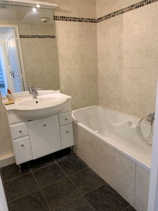  Appartement à louer 2 pièces 47 m²