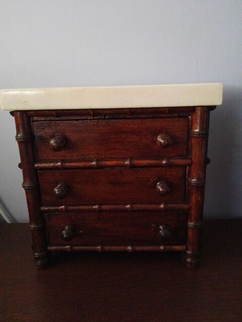 bote  bijoux ancienne Bois et marbre 25 Asnires-sur-Seine (92)