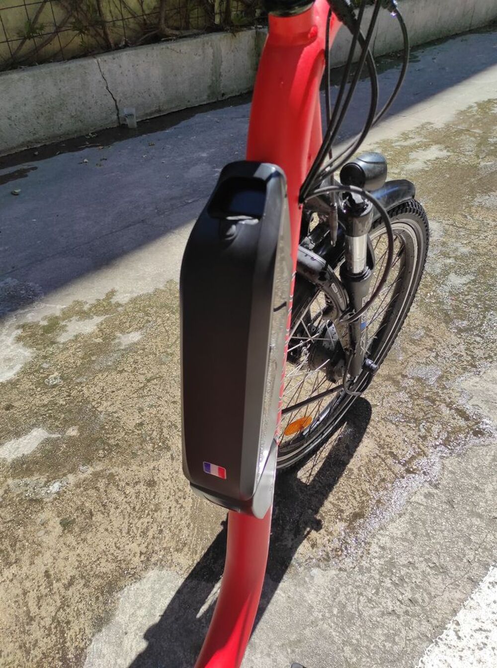 Tricycle &eacute;lectrique Damius avec grand panier &agrave; l'arri&egrave;re Vélos