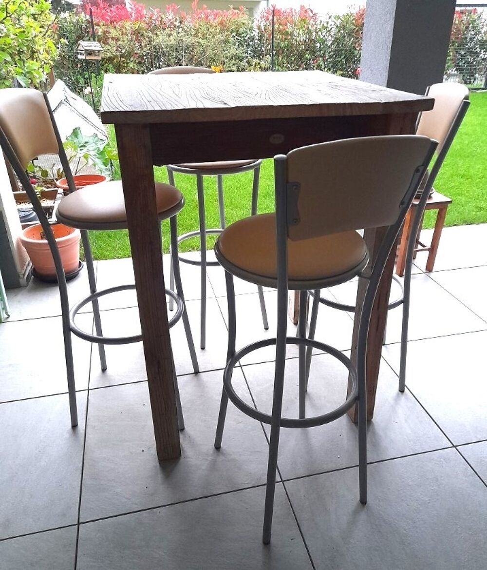 Ensemble table haute et tabourets style industriel Meubles