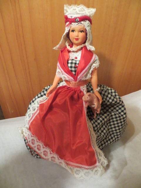 Collection 27 petites poupes rgionales et trangres 0 La Crche (79)