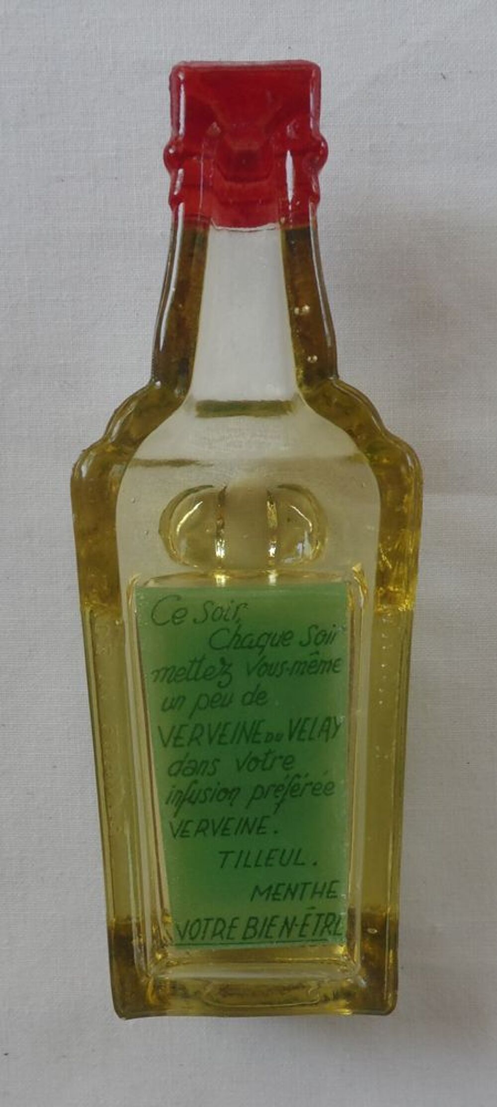 Verveine du Velay en forme de &frac12; bouteille coup&eacute;e collector 