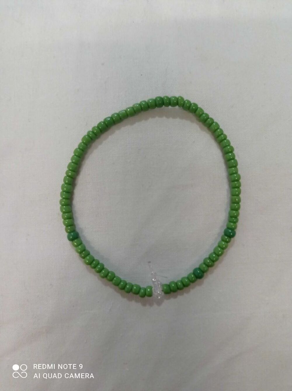 braceler helastique en perle de rocaille Bijoux et montres