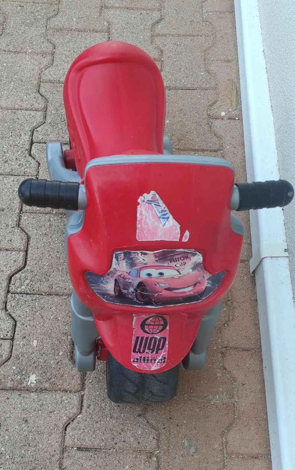 Moto porteur enfant Feber - Disney Cars (Flash McQueen) Jeux / jouets