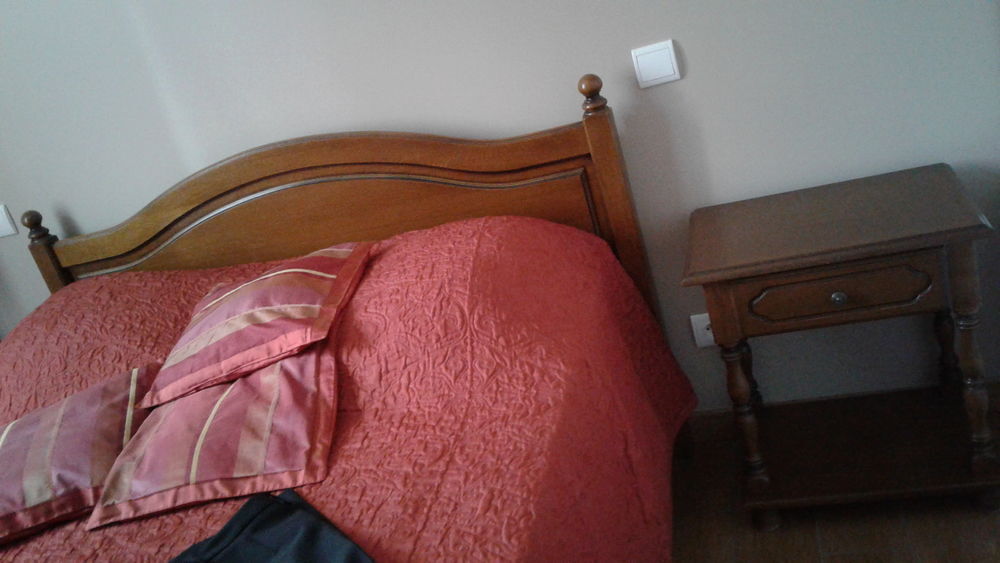 a vendre chambre &agrave; coucher en ch&ecirc;ne l Meubles