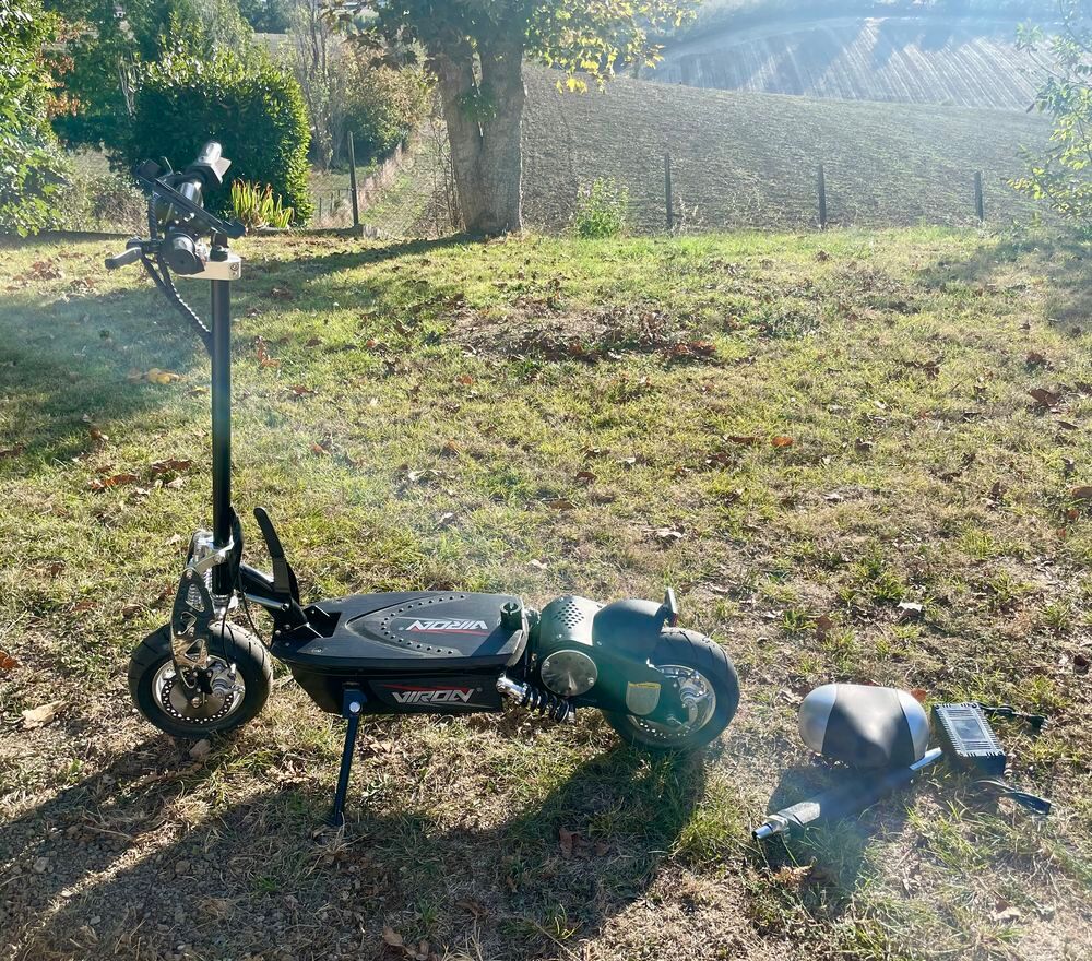 Trottinette &eacute;lectrique Viron neuve jamais servi Sports