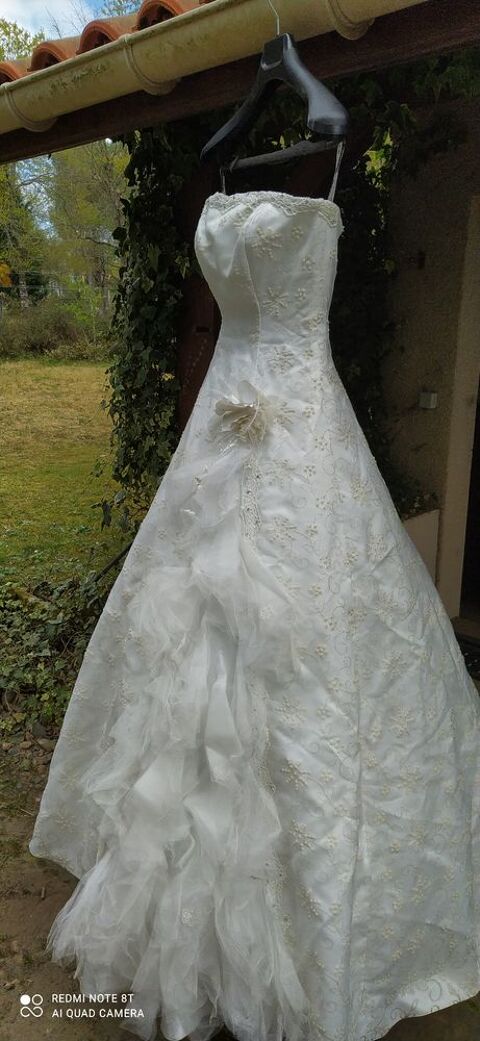 ROBE DE MARI�E / 400 Tourette-du-Ch�teau (06)